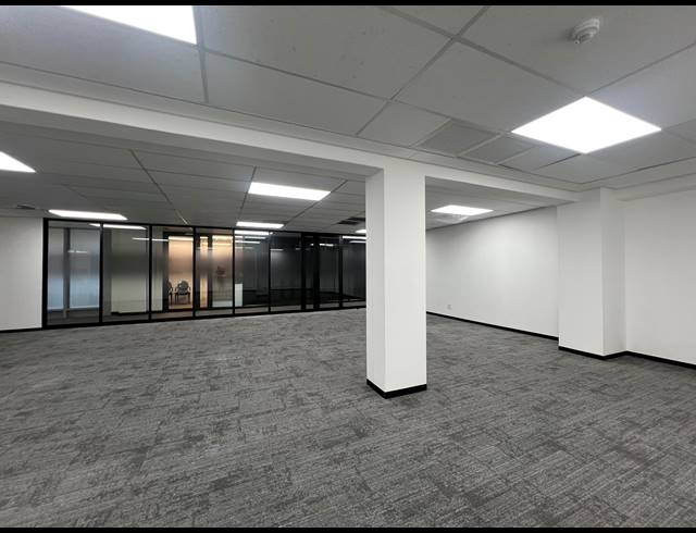 141M² OFFICE TO LET IN SANDHURST